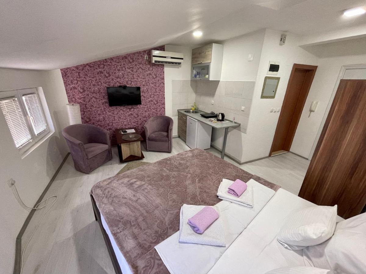 Apartmani Aleksandra U Centru Grada Kragujevac Bagian luar foto