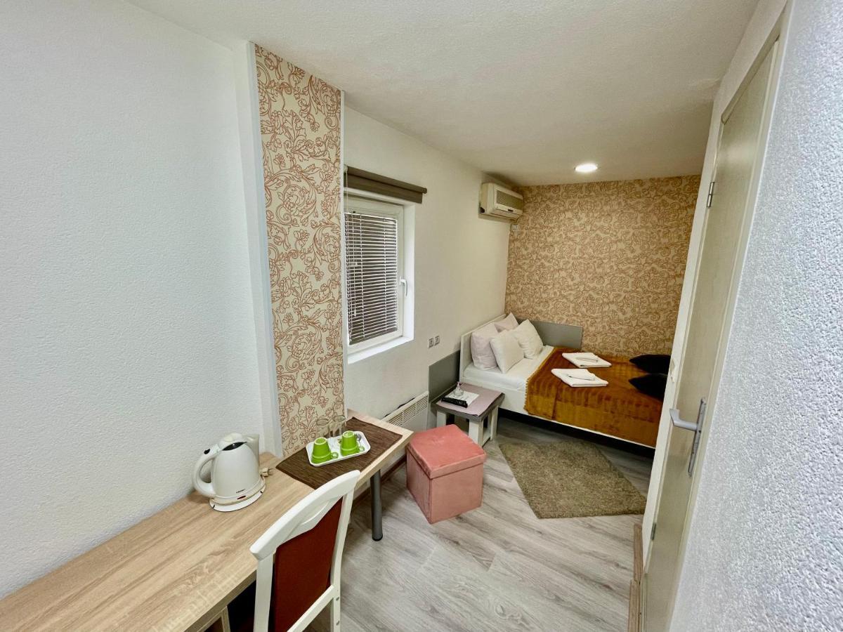 Apartmani Aleksandra U Centru Grada Kragujevac Bagian luar foto